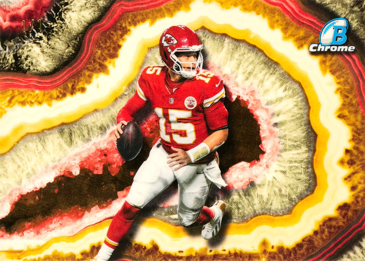 Topps's tweet photo. FIRST LOOK: Patrick Mahomes 1-of-1 'Crystallized' Superfractor in Bowman Football https://t.co/GsnqLWgVqi