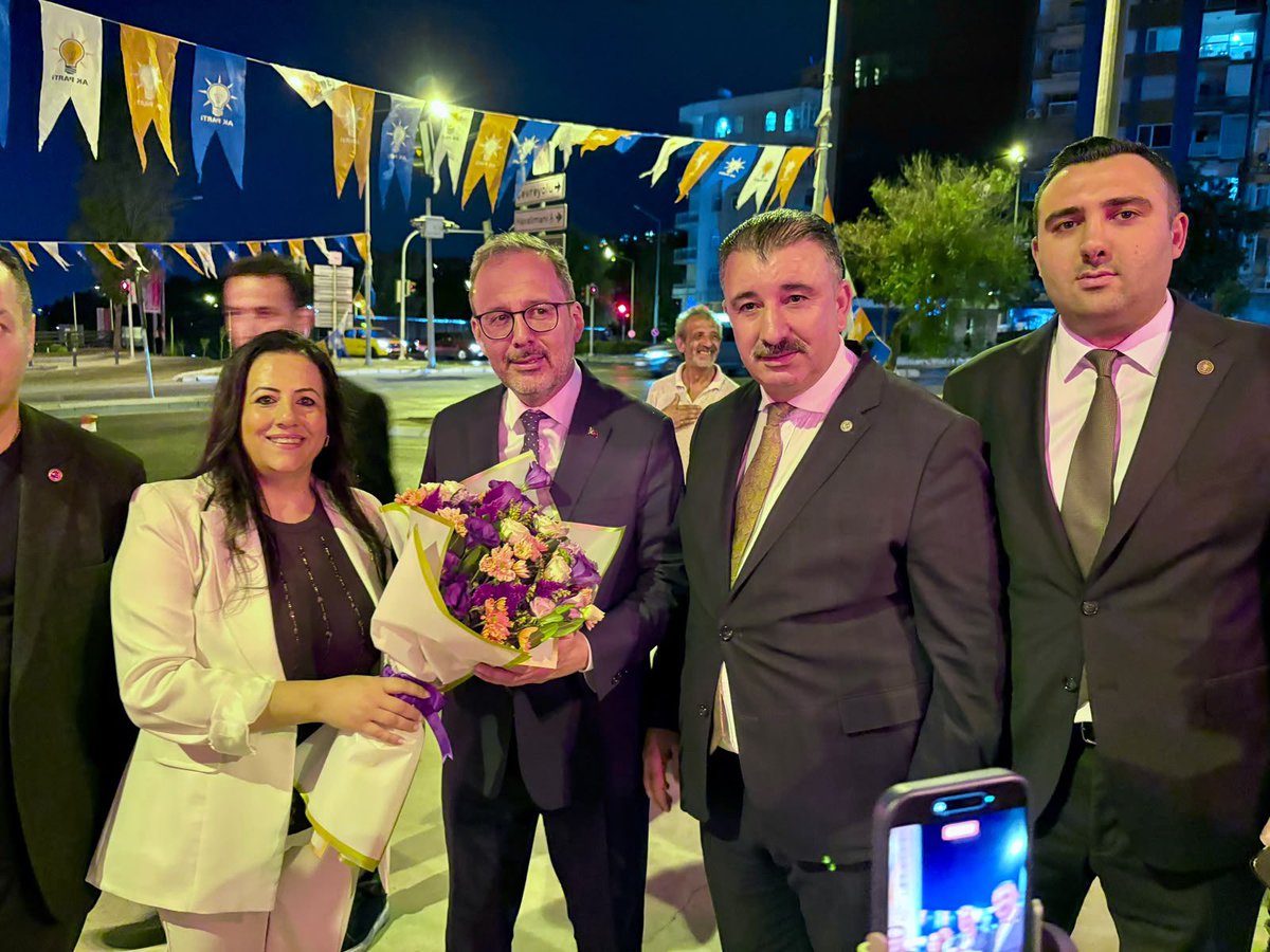 SAITBASDAS's tweet photo. 📍 Konak

Genişletilmiş İlçe Danışma Meclisimizi, önceki dönem Gençlik ve Spor Bakanımız, İzmir Milletvekilimiz Sayın Mehmet Muharrem Kasapoğlu’nun katılımlarıyla büyük bir coşku ve heyecan içerisinde gerçekleştirdik.

Teşkilatımızın birlik ve beraberliği, salonu dolduran dava arkadaşlarımızın heyecanı bizlere bir kez daha güç verdi.

Konak için çalışmaya, milletimizle omuz omuza sahada olmaya devam edeceğiz.

Birliğimiz daim, heyecanımız güçlü olsun.

Her şey Konak için.