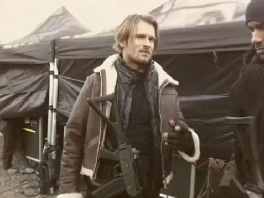 m4t3oforever's tweet photo. @Zenikent20 @Amayita_xd No te olvides del Leon Kennedy de las peliculas de Anderson: https://t.co/dBEdcaRWLW