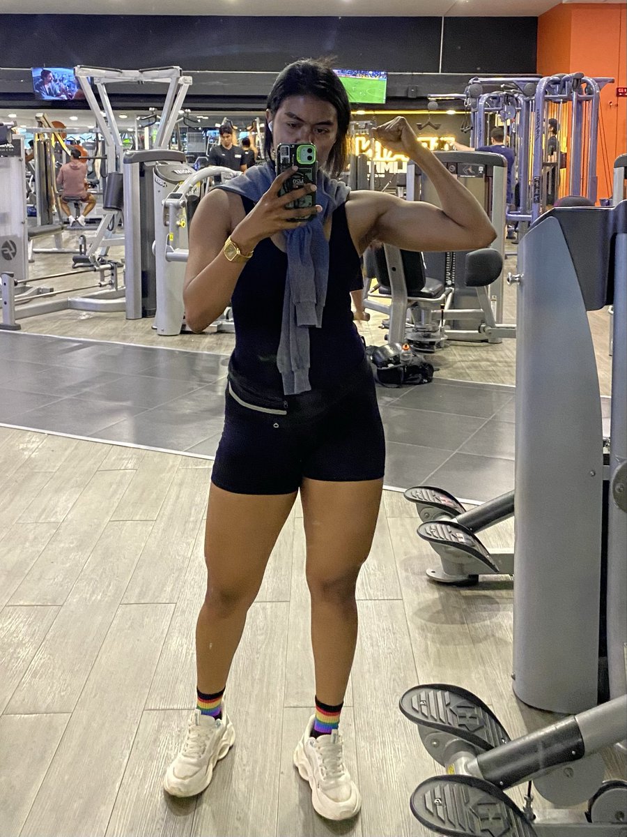 MariaMoe6's tweet photo. El día que no tenga voluntad, me falta todo💪🏾💪🏾✨. Hoy solo pensé en irme a dormir apenas llegara. Pero me gane a mi misma. https://t.co/8qLXMqfVlg