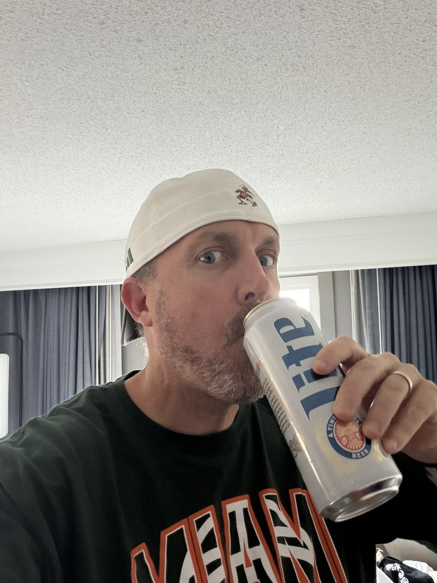 ErikCrepIsBack's tweet photo. Let’s go Canes!!!! https://t.co/hIafTFm9AR