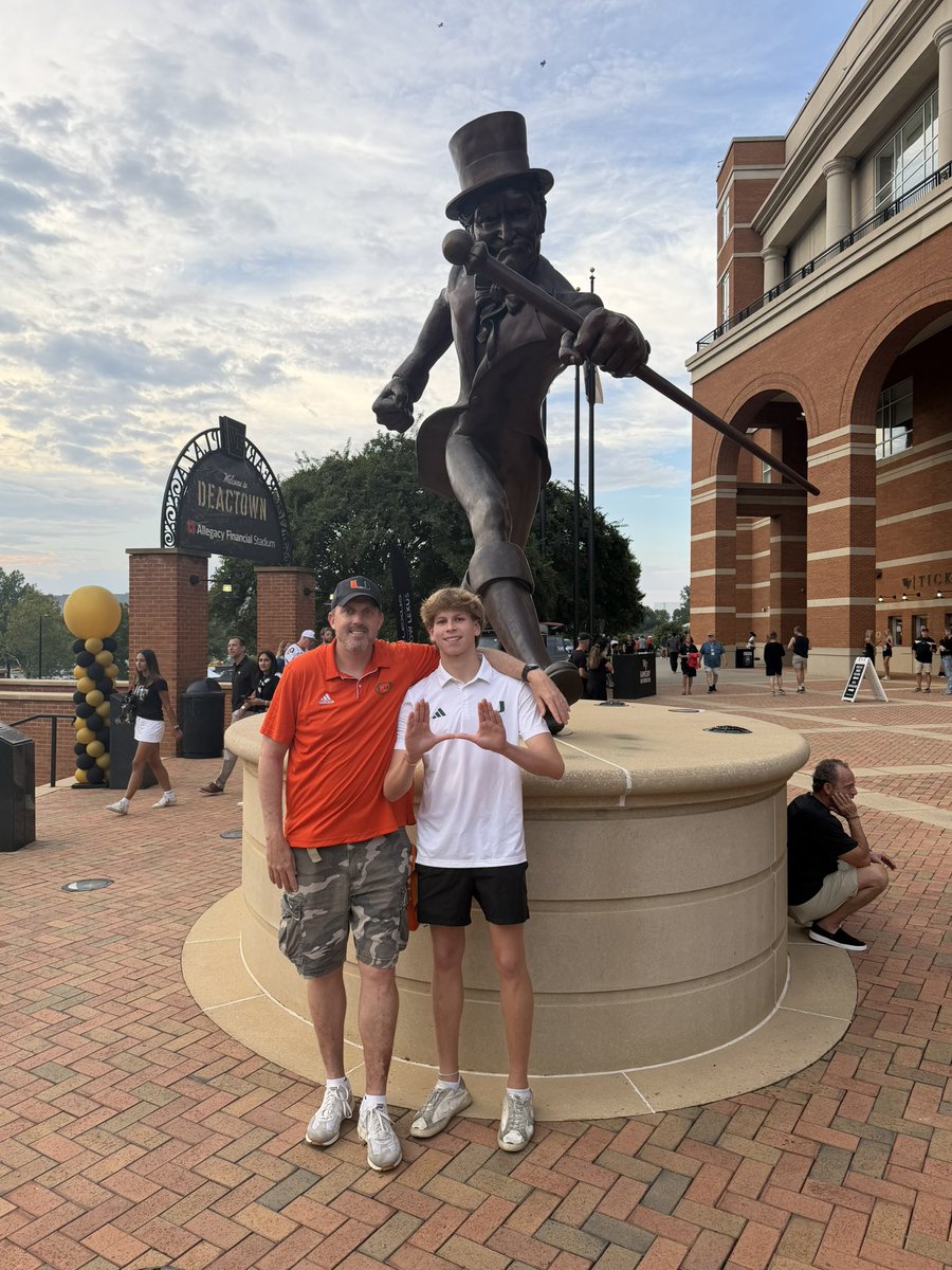 ErikCrepIsBack's tweet photo. Let’s go Canes!!!! https://t.co/hIafTFm9AR