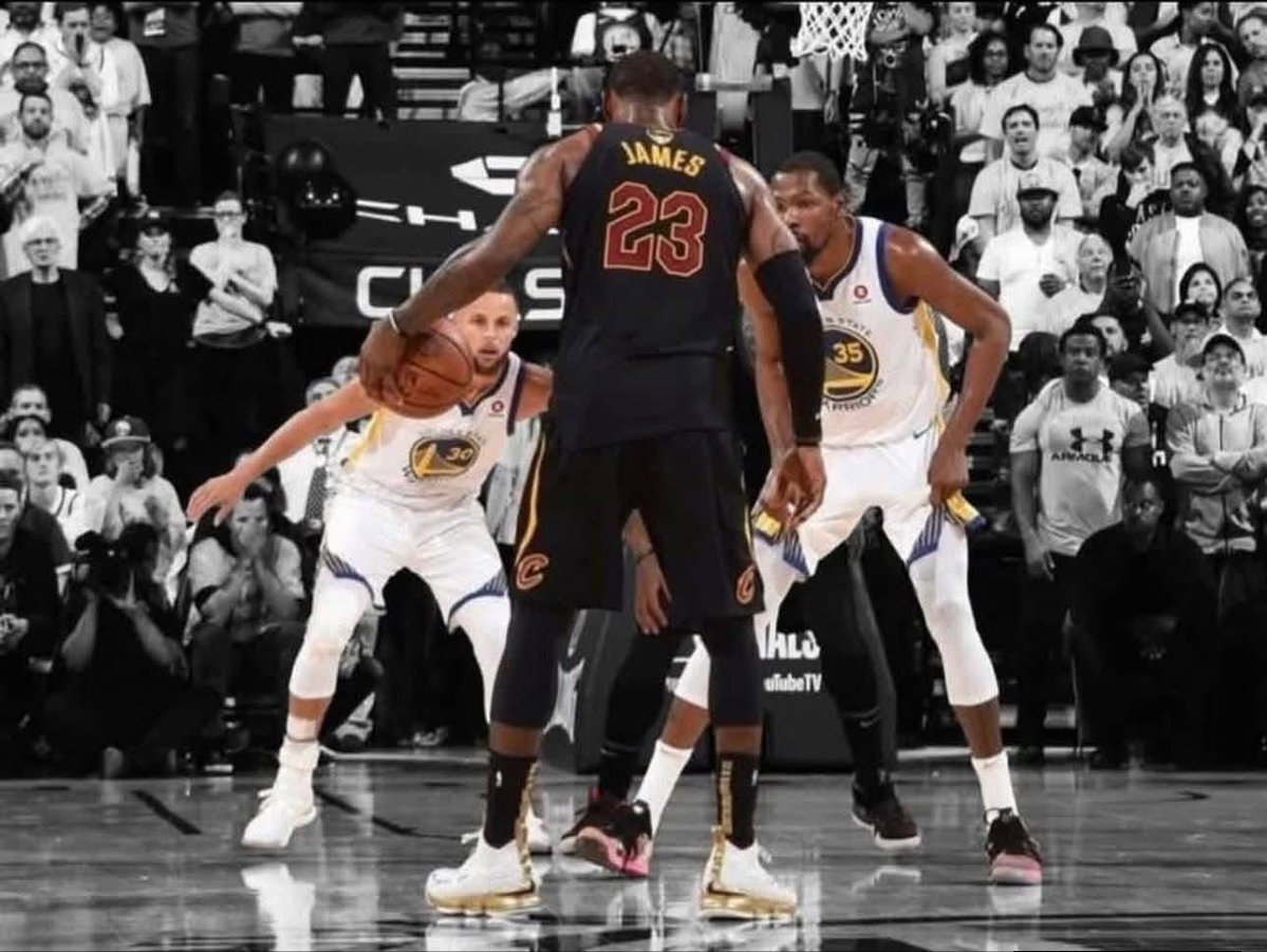 sixers_king23's tweet photo. Tell me if Jordan or Kobe was ever put in this position lol 😆 https://t.co/7GoT4xomm9