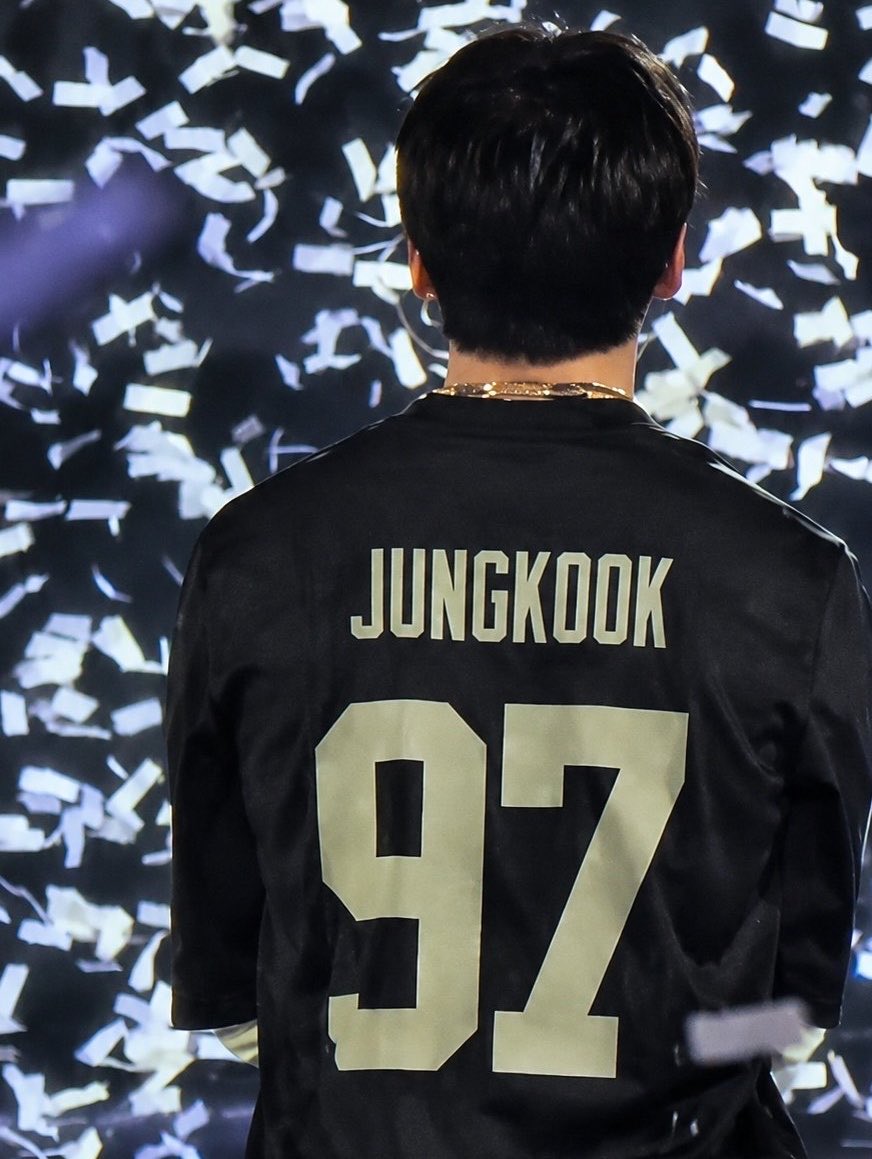 innerkthvante's tweet photo. #jikookau call it what you want

Jeon Jungkook, quarterback do Hawks, tem apenas uma distração: Park Jimin, o líder de torcida. 

O problema é que o irmão mais velho do Park, e também melhor amigo de Jungkook, sempre deixou claro que Jimin estava fora dos limites. https://t.co/RQoKVXxT3M