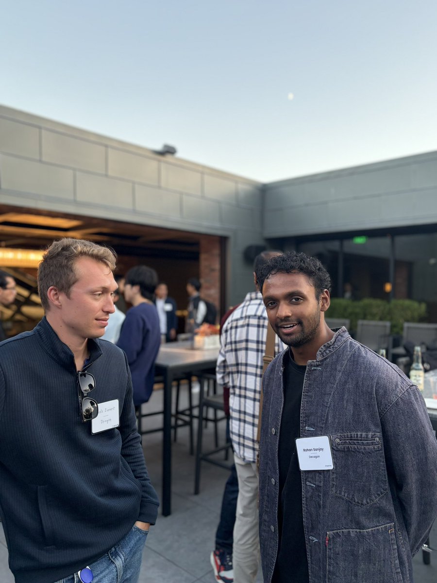 tylerxdev's tweet photo. 📸 How to AI Pill Your Company at @Accel 

Highlights:
- @MattnPortnov and @ayjin12 speaking about @DecagonAI internal AI efforts!
- Meeting @sebgoddijn, creator of Ramp glass!
- discussing best strategies to build AI for nontechnical folks in a company

Thanks for having me! 😁 https://t.co/h2GXJ4877C