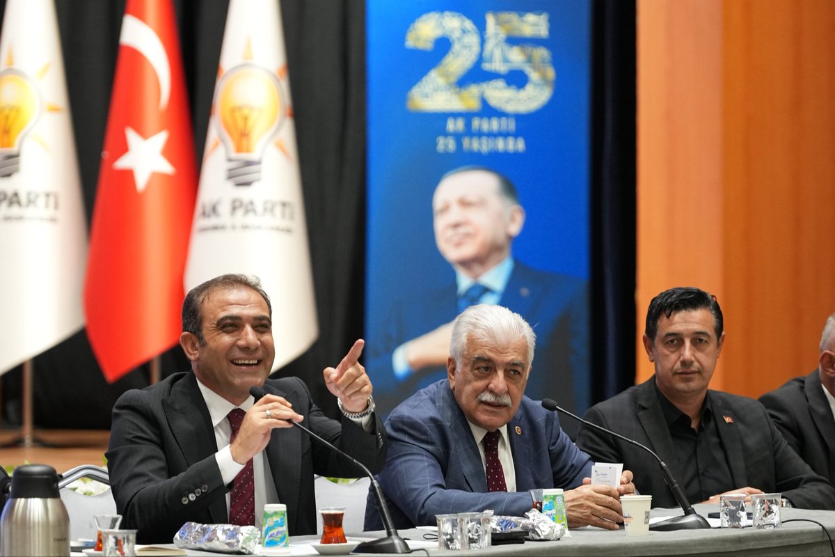 AliYazar76's tweet photo. AK Parti İstanbul Türk Devletleri İle İlişkiler Başkanlı��ı aylık icra ve üç kademe birim başkanları toplantımızı, İstanbul Milletvekilimiz Sayın Şamil Ayrım’ın katılımlarıyla gerçekleştirdik. https://t.co/7qqIVn8fji