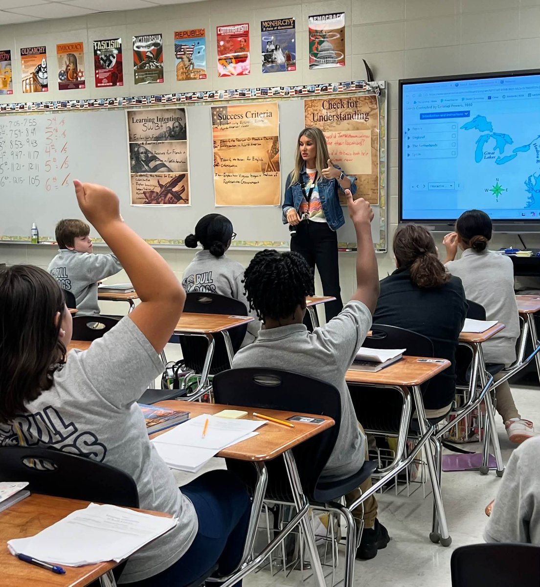 BlakeBusbin's tweet photo. Love seeing Semmes Middle School embrace the historical thinking and literacy skills in our new course of study. Grade 6 students are diving into evidence to investigate what happened to the "Lost Colony of Roanoke" #AlabamaHistory #AlabamaAchieves https://t.co/tkHA4BxGk2