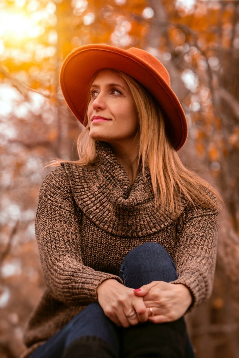WalterBailp8's tweet photo. I noticed the polymarket commercial is no longer on her tik tok account. https://t.co/UqbQTtpP93