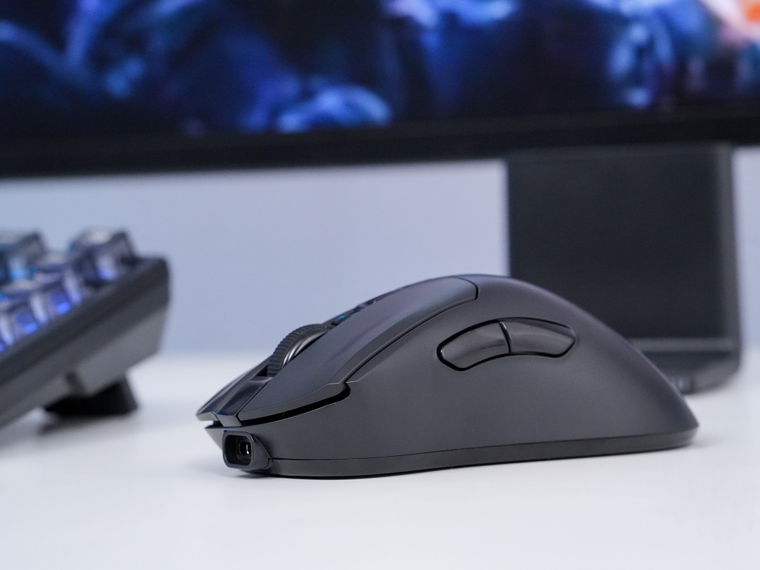 Bloodygaming's tweet photo. Tells you a lot about a playerPalm grip vs. Claw grip on the R73, which one are you locking in? https://t.co/p9JD5Bzov3