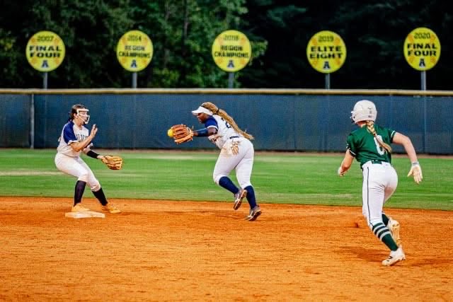 WellsJarian's tweet photo. Slide the show! Dezyiah Wells #24/ 2B/ class of 2028 https://t.co/Xy4b2HCz47