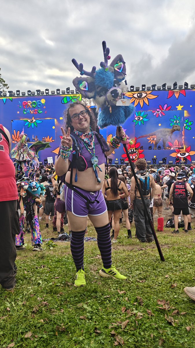 Lowfategg's tweet photo. Deer! @lost_lands https://t.co/j3idAzMYYy