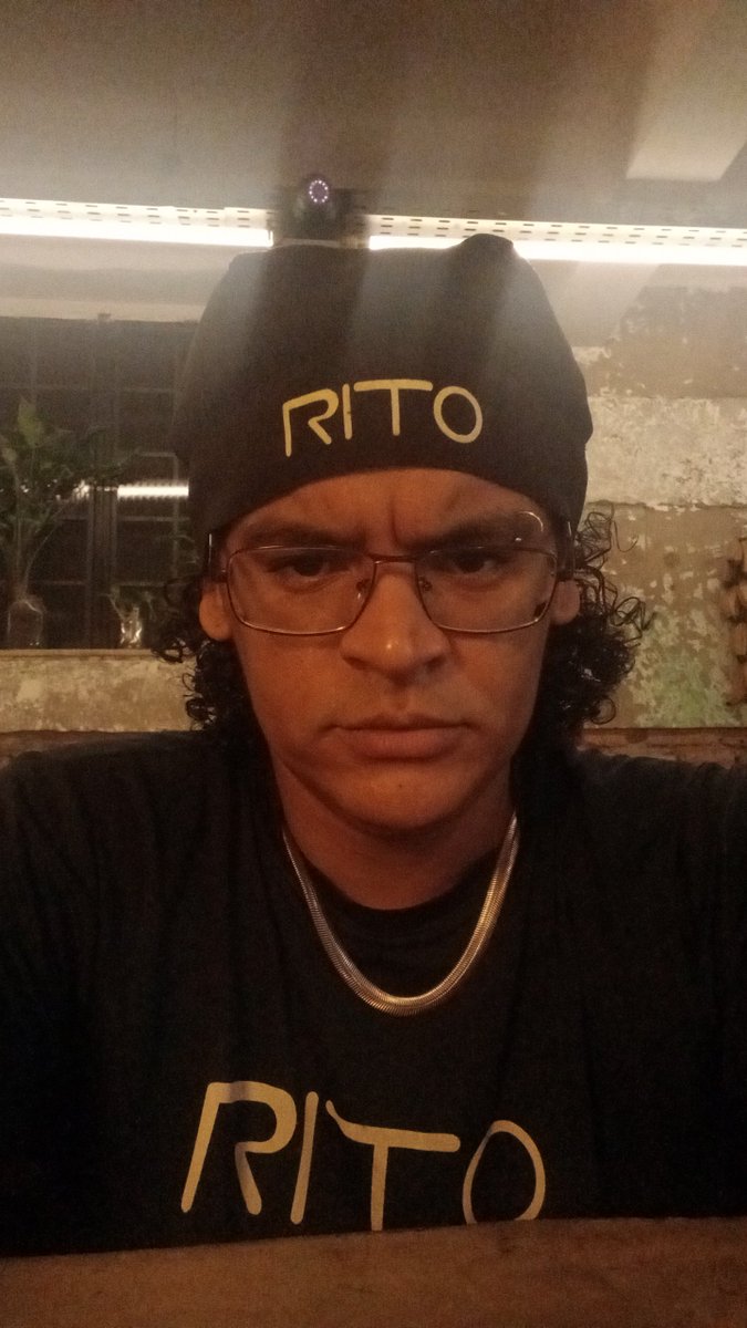 _Gabrehell_'s tweet photo. Tatua ai, odeio brancos privilegiados e maconheiros de esquerda ate morrer por causa do meu trabalho!!!!! https://t.co/OvPl6RDz70