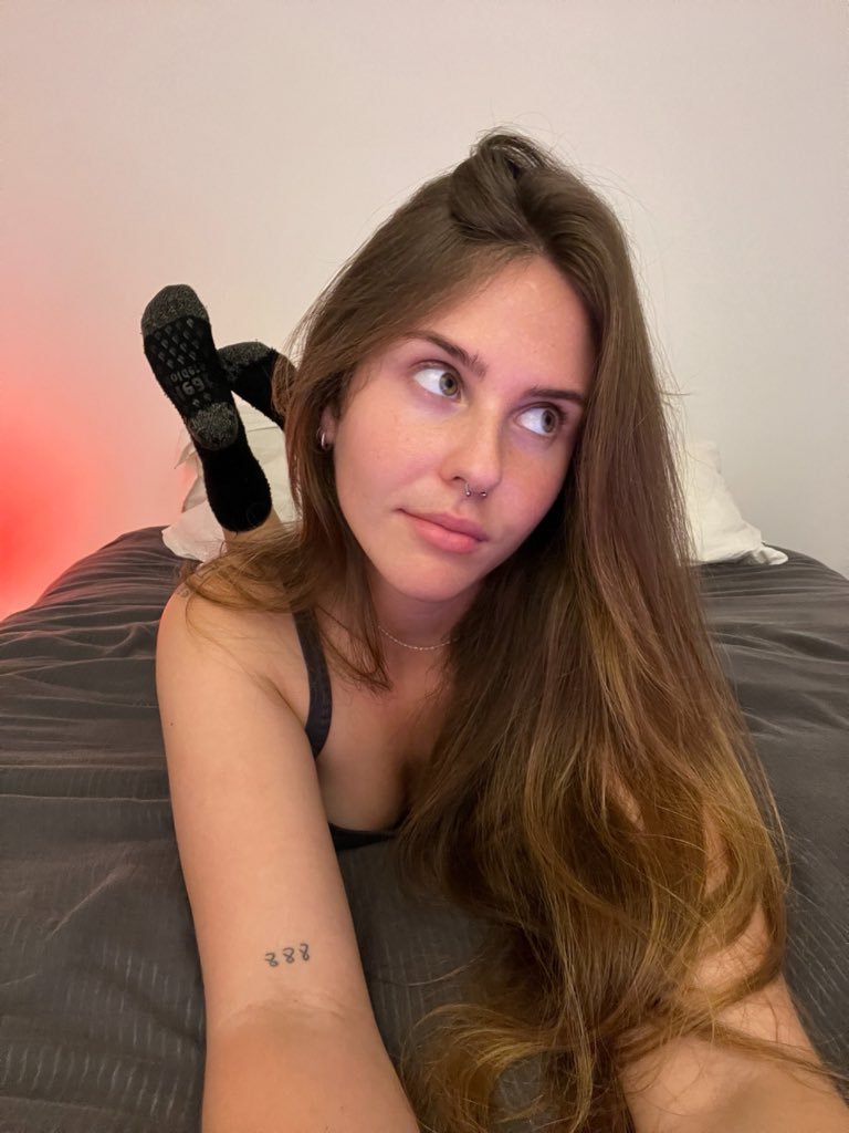 yourgoddes_aria's tweet photo. Careful.. you might fall in love when this sock comes off 😏 https://t.co/rZvwI7ZwKt