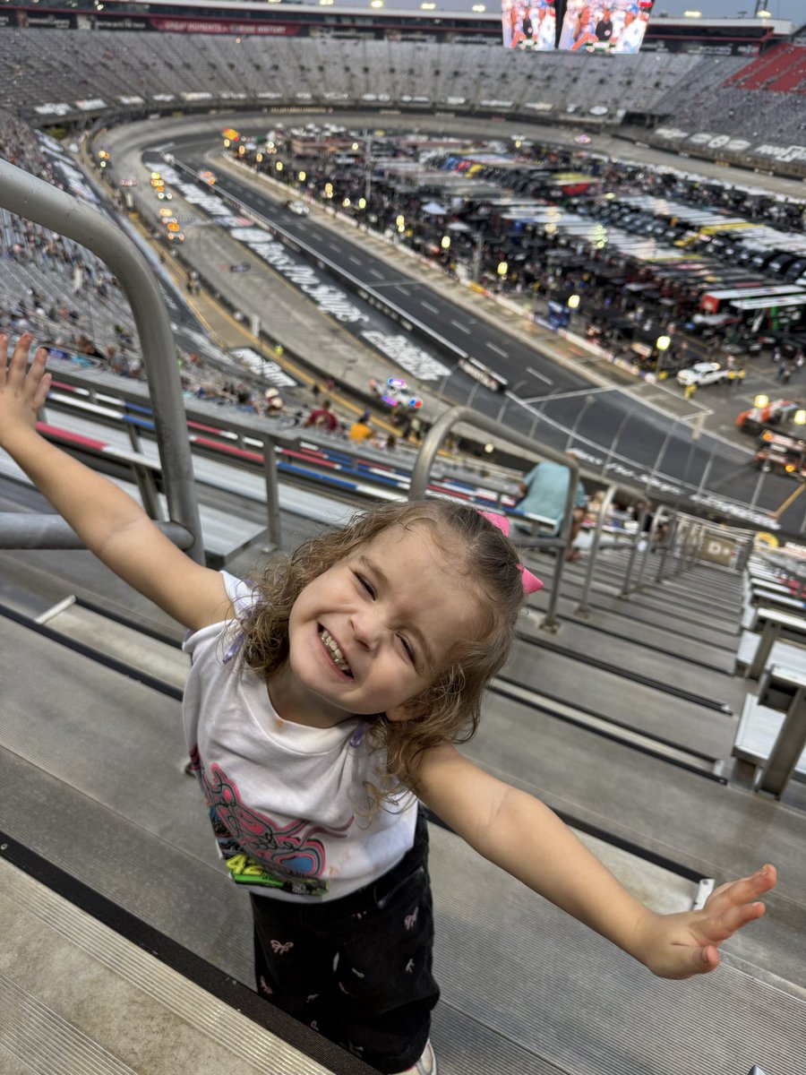 MD_Wine's tweet photo. First race @ItsBristolBaby!!! Check out the shirt @kylepetty https://t.co/p9fVmiGuex