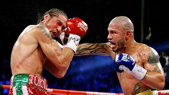 FutureOfPress's tweet photo. @Intenxsifys @ringmagazine cab drivers don't fight for world titles https://t.co/dQRNwOApDq