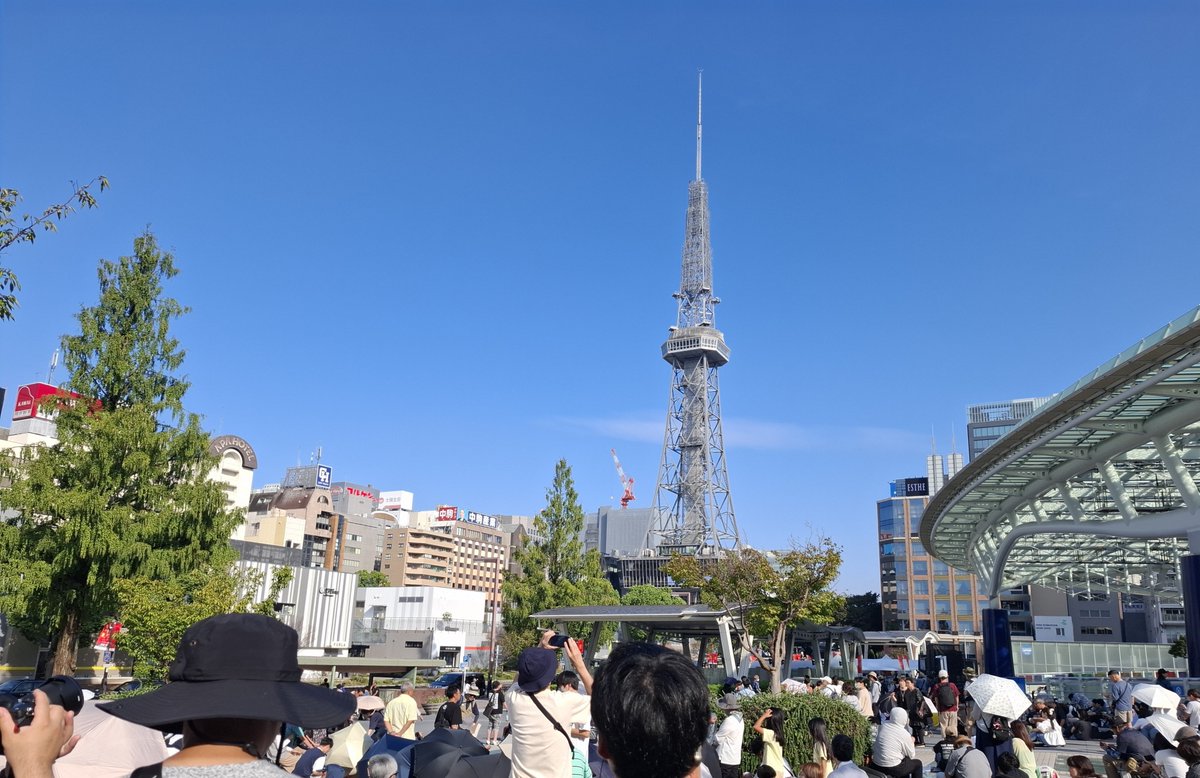 VeESrz7gnyR878E's tweet photo. 2026.9.19
アジア競技大会
名古屋栄で
ブルーインパルス飛行待機中
1時間前で凄い人だ https://t.co/cFf17LLTiv