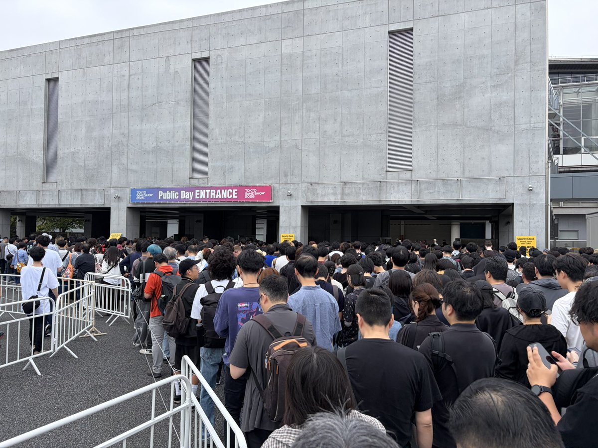 ipenguin8's tweet photo. #TGS2026 
8:10現在 入場待機列 https://t.co/hwcBKy4i9I
