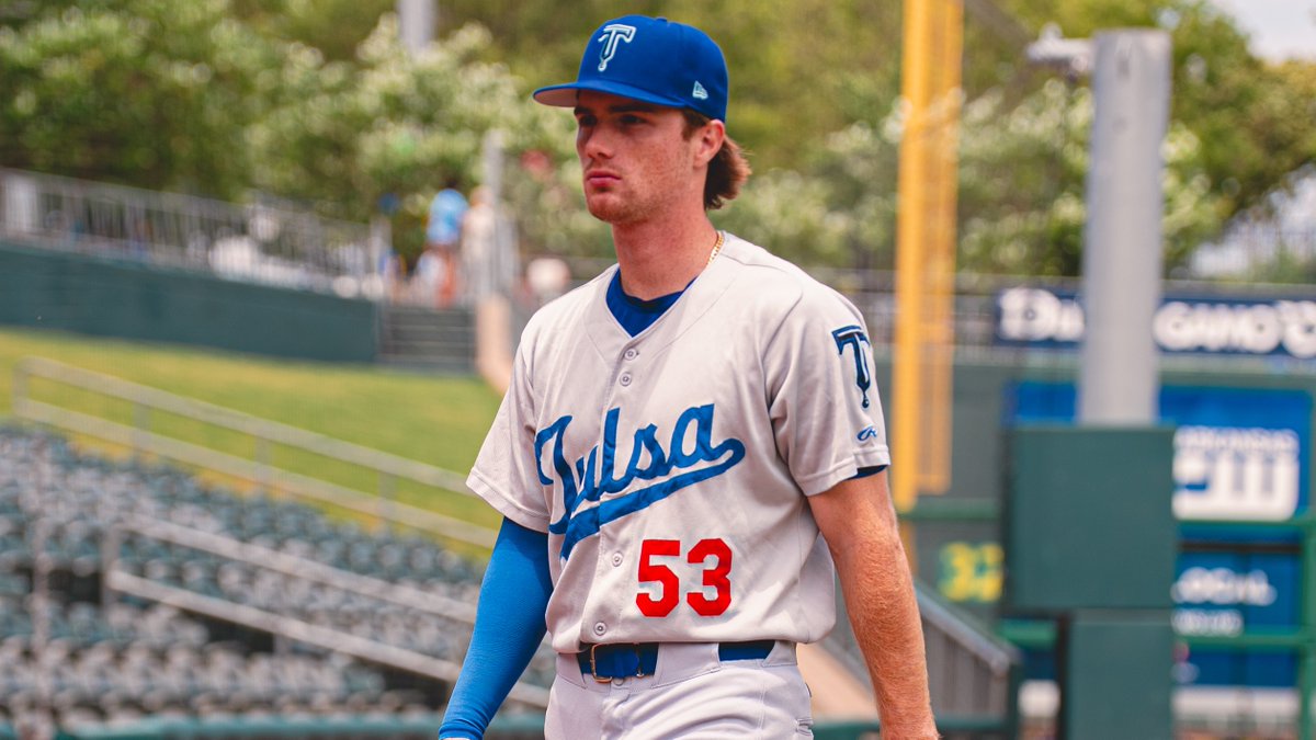 MLBPipeline's tweet photo. The #Dodgers are promoting MLB's No. 15 prospect Mike Sirota to Triple-A!

The 23-year-old posted a .985 OPS across two levels this year, including a 72-game on-base streak: https://t.co/Ax38brnxlB https://t.co/2Vni7tIwyq