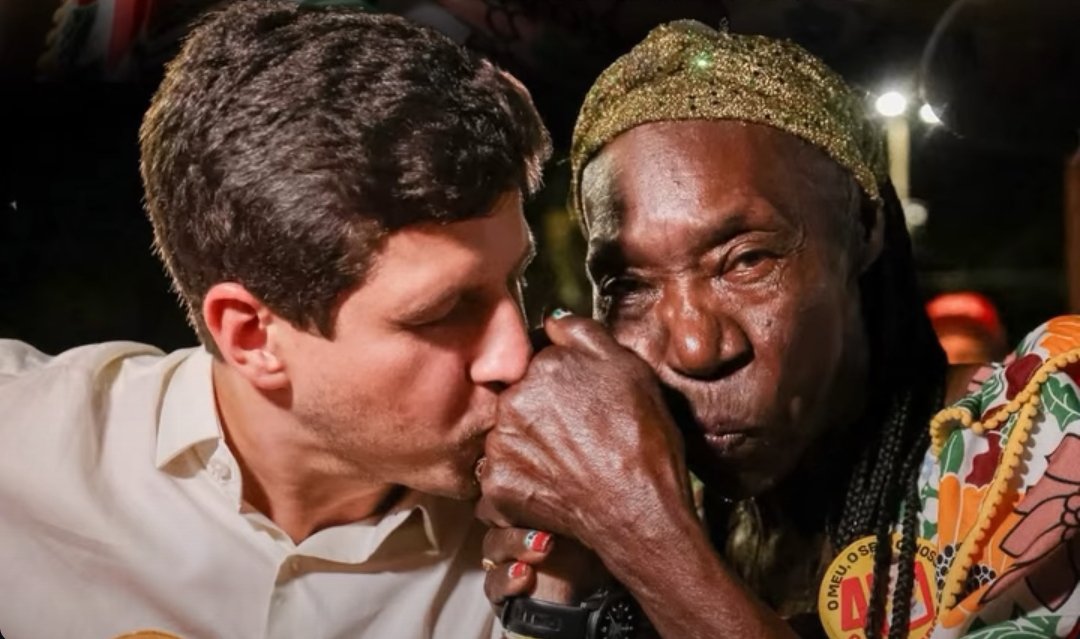 AecioPaula's tweet photo. Lia de Itamaracá acompanha João Campos durante carreata em Itamaracá. https://t.co/8zCjxKO5nd