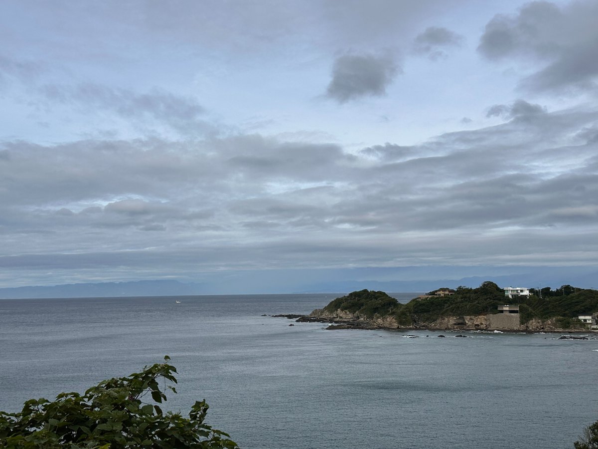 thecliff_2023's tweet photo. おはよう！シルバーウィーク
9月19日(土)のソレイユの丘　The CLIFF CAMP&amp;BBQ

本日は曇り
暑くなく寒くなく、過ごしやすい天気！

明日の天気荒天が気になりますが、
宿泊はちょっと・・・という方は、日帰りキャンプや手ぶらBBQがおススメ！

せっかくの連休、天気を見ながら遊びに来てください！ https://t.co/cLChuv3twn