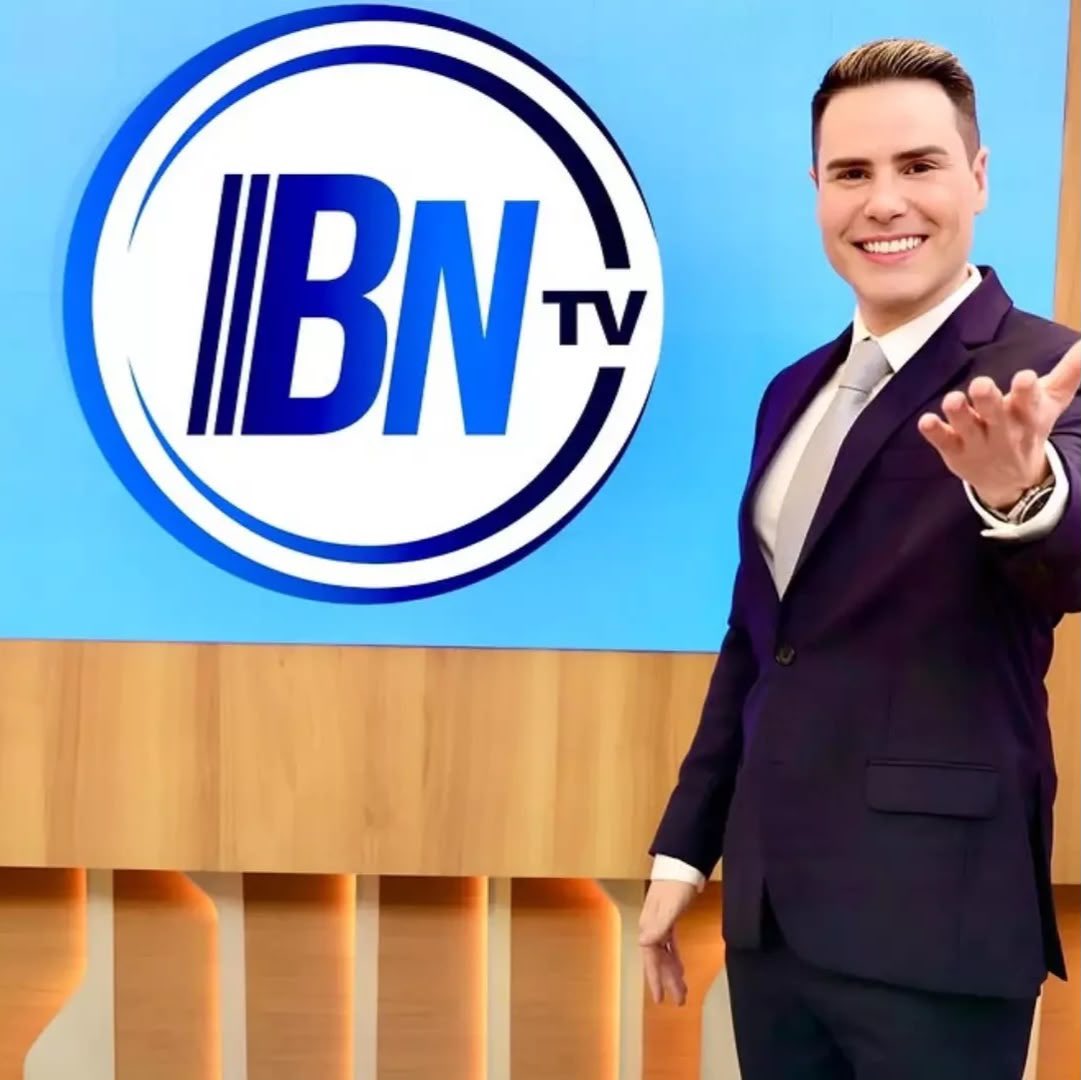 updatecharts's tweet photo. VENCERAM! Malévola e Ray Pugliese ganharam um PROGRAMA para comandarem na emissora de Luiz Bacci e se tornam as primeiras mulheres trans a comandarem um programa na BNTV. 🏳️‍⚧️ https://t.co/Zd8iTNE4Wi
