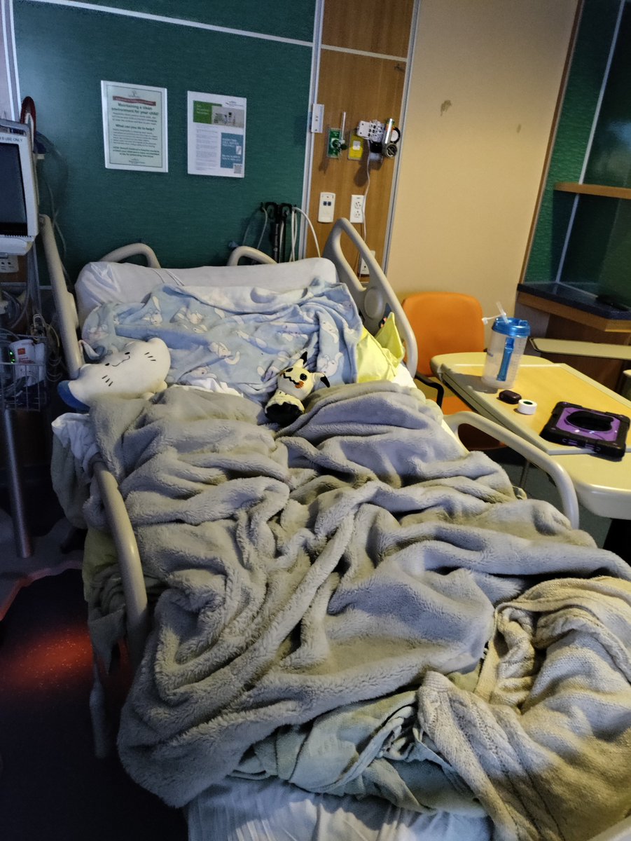 homisuacide's tweet photo. is it weird to say that this photo makes me miss being in the hospital https://t.co/ZtAslXhSVs