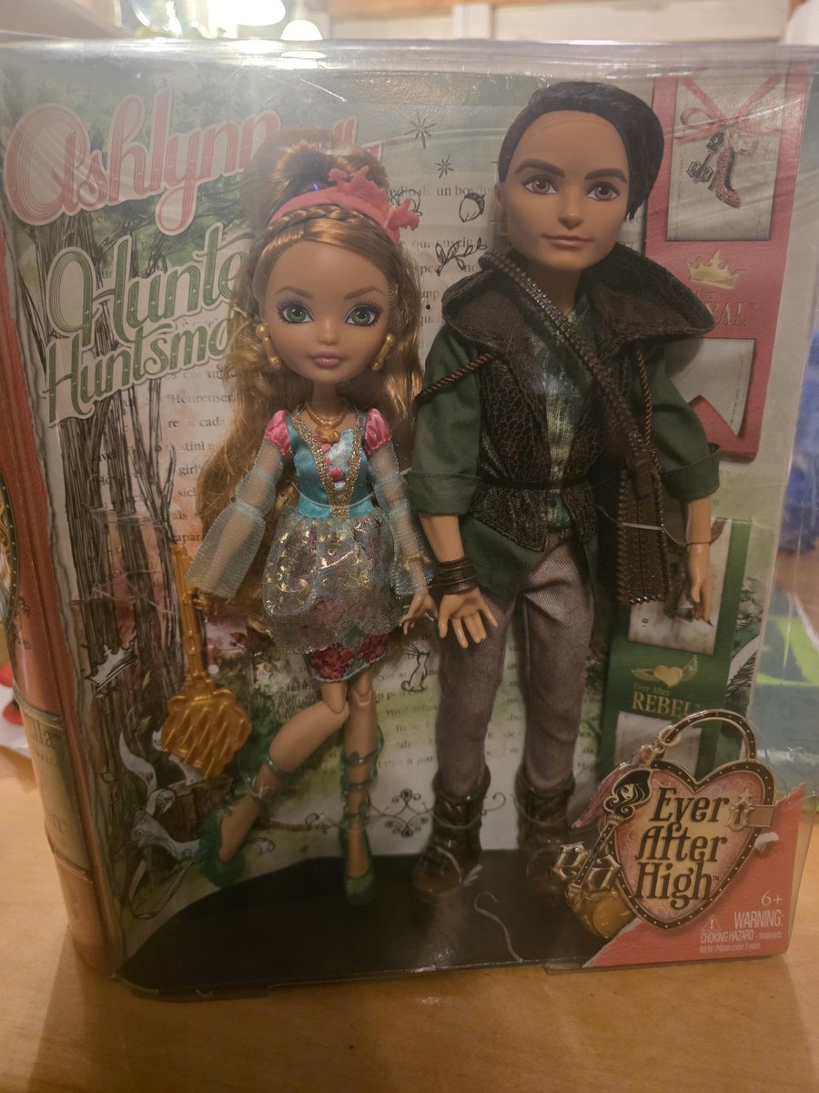 Serenityloves27's tweet photo. My parents got me birthday gifts (my birthday is in November but my mom saw these for a good price and knew my dad got rid of them when i was younger) ill be opening them on my bday!! #everafterhigh #EAH #dolltwt https://t.co/edgS8XKBK4