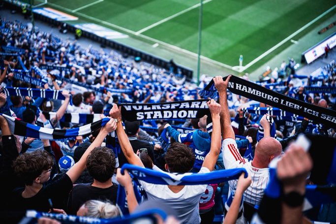 HSV_Turk's tweet photo. Bugün evimizde Köln ile karşılaşacağız.

#HSVKOE #nurderHSV https://t.co/Z9BYpnXMpK