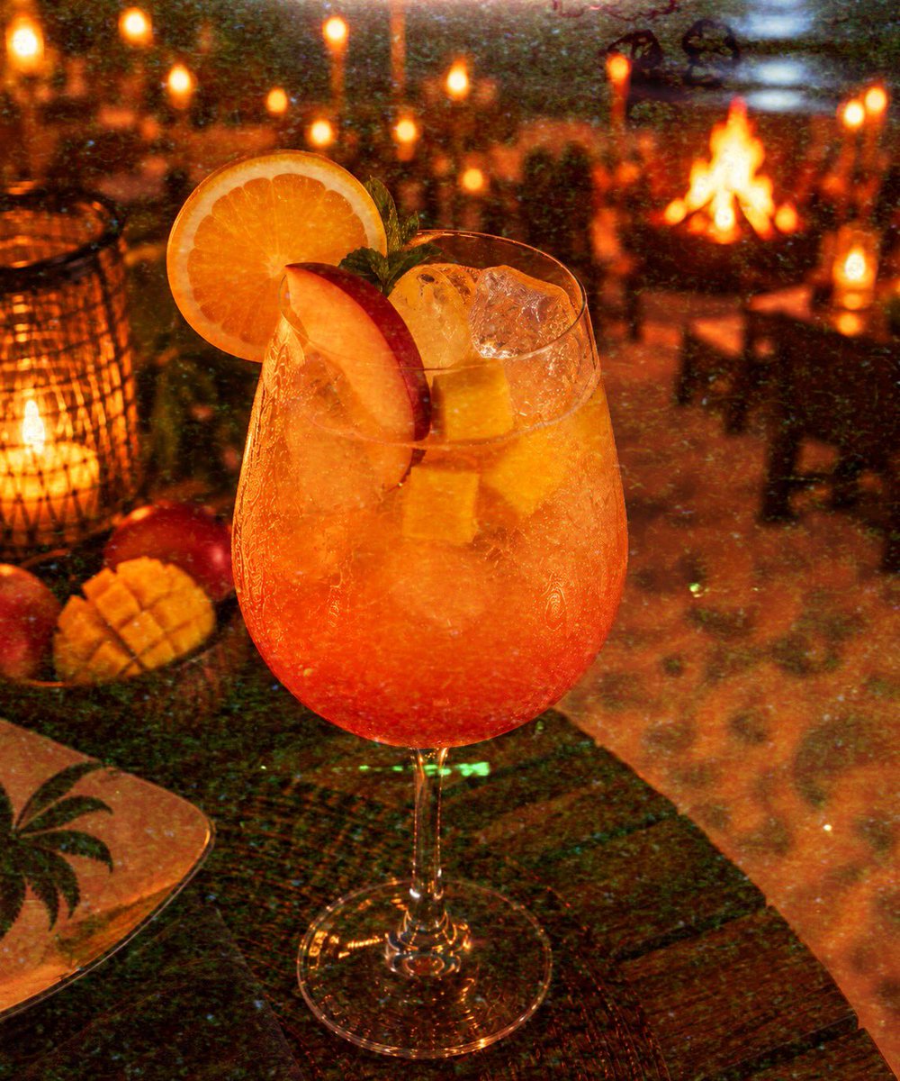 radiostown's tweet photo. 🍑 the peach sunset.

para quem: entregue a alguém que faz qualquer encontro parecer mais divertido. aquela pessoa com quem uma simples conversa facilmente vira uma noite inteira de risadas. https://t.co/jEDLE6ya1u