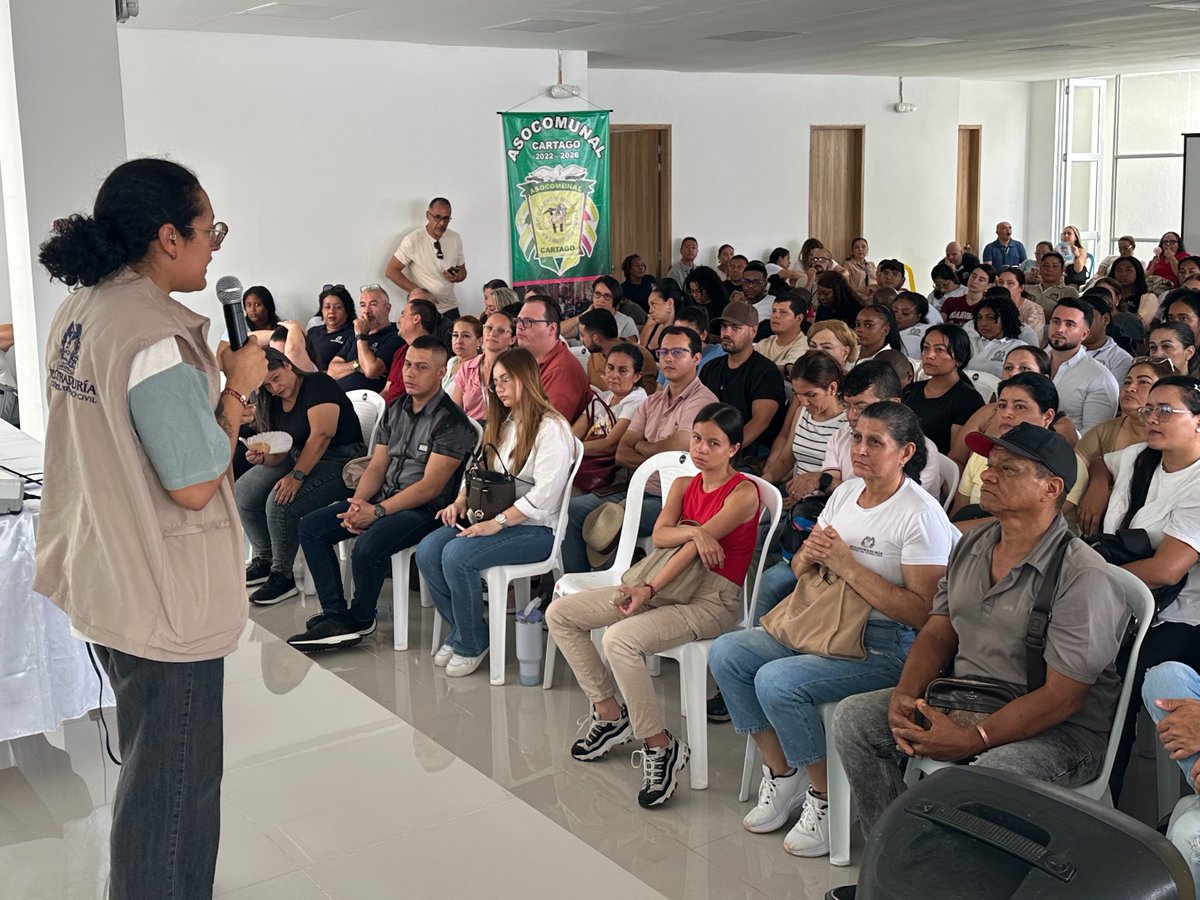 Registraduria's tweet photo. Nos seguimos preparando para acompañar la elección atípica de alcalde en Cartago, 📍Valle del Cauca.

Hoy realizamos una reunión de coordinación para revisar la logística en los 34 puestos y 317 mesas de votación habilitados en el municipio.

Este 20 de septiembre, dale tu voto de confianza al proceso electoral.

#Elecciones2026 🗳️ #YoConfíoEnElProcesoElectoral