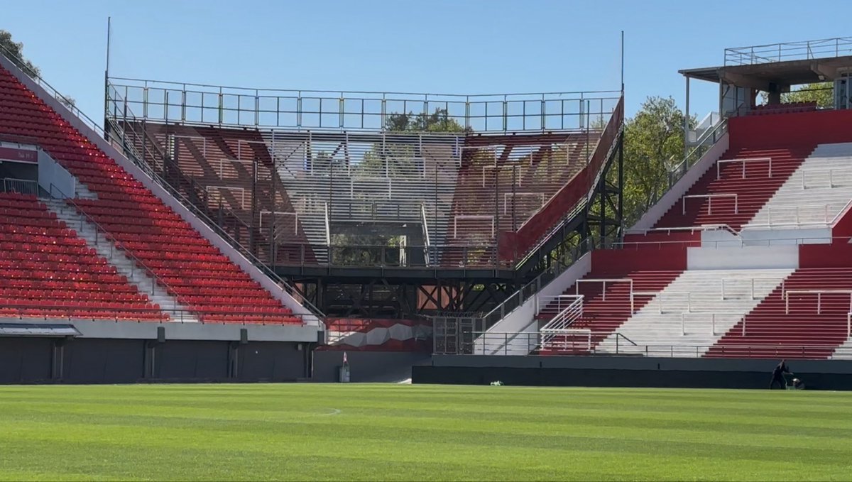 LeoJoseReporter's tweet photo. ⚠️ | Estudiantes trabalha a possibilidade de ceder espaço da própria torcida à torcida do Flamengo para o jogo ser em La Plata.

O setor visitante (imagem) tem 2 mil lugares, mas Libertadores exige que um estádio de semifinal receba 4 mil visitantes. @colunadofla https://t.co/LyTePxOD8K