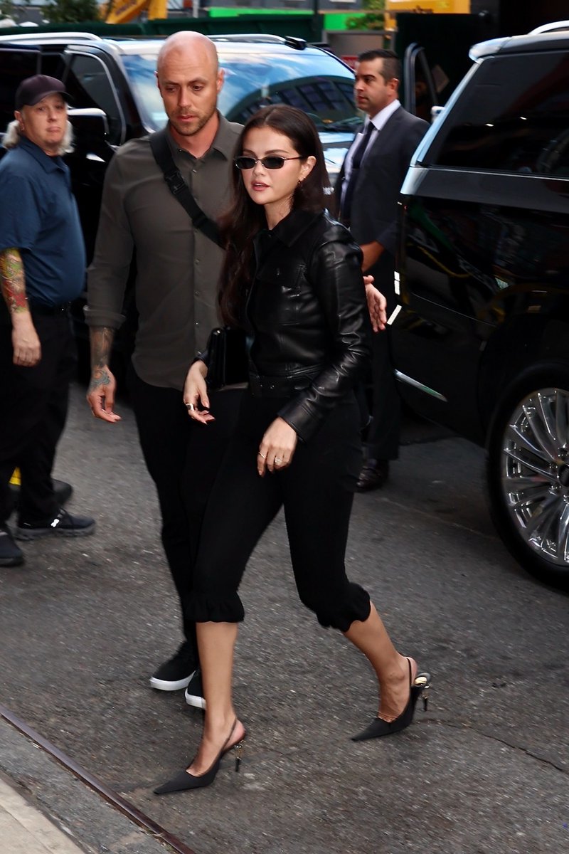 21metgala's tweet photo. Selena Gomez was spotted arriving at Webster Hall in New York City. https://t.co/w7xYGcamxb