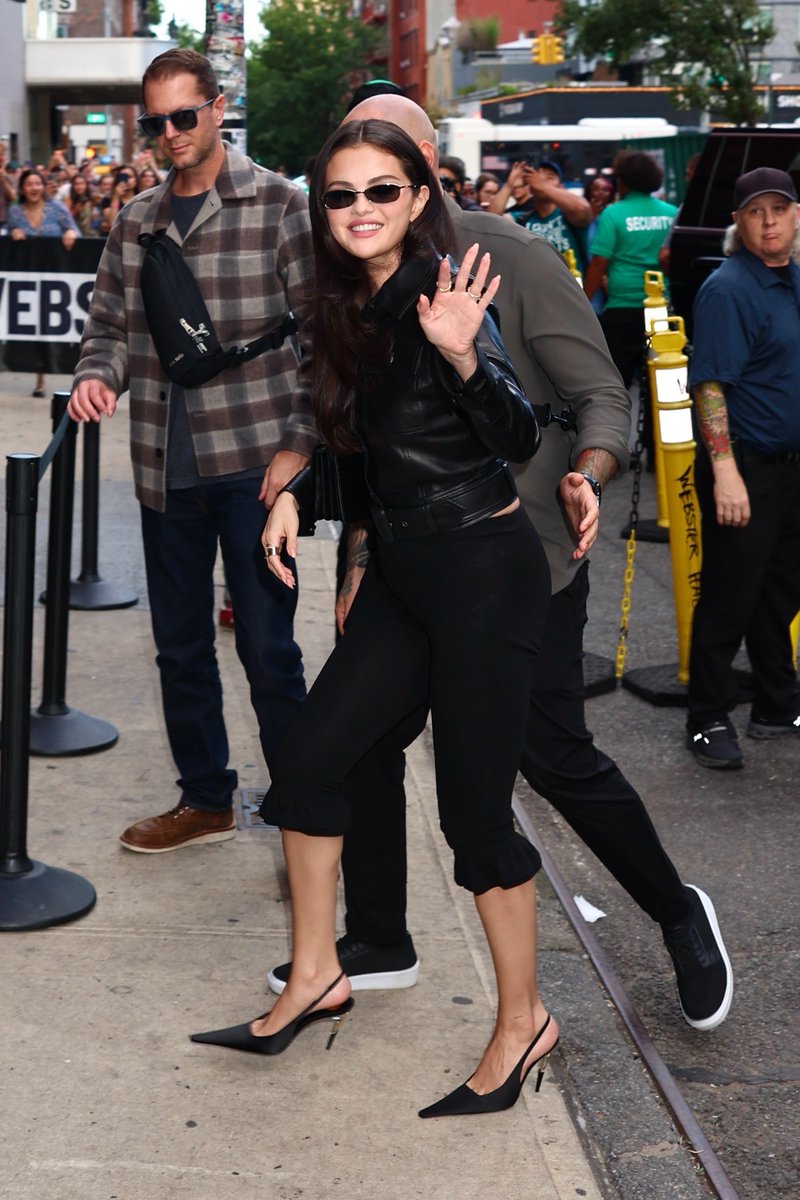 21metgala's tweet photo. Selena Gomez was spotted arriving at Webster Hall in New York City. https://t.co/w7xYGcamxb