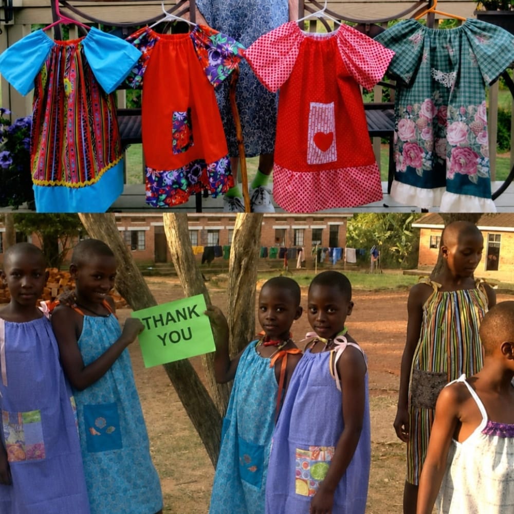 EnsedeCiencia's tweet photo. A LOS 99 AÑOS, UNA MUJER DE IOWA COSÍA VESTIDOS PARA NIÑAS DE ÁFRICA
Lillian Weber, una mujer de Iowa, se propuso confeccionar 1,000 vestidos para niñas necesitadas en África antes de cumplir 100 años. Cosía prácticamente uno cada día y decoraba cada prenda con detalles especiales para que las pequeñas recibieran algo hecho con cariño.
