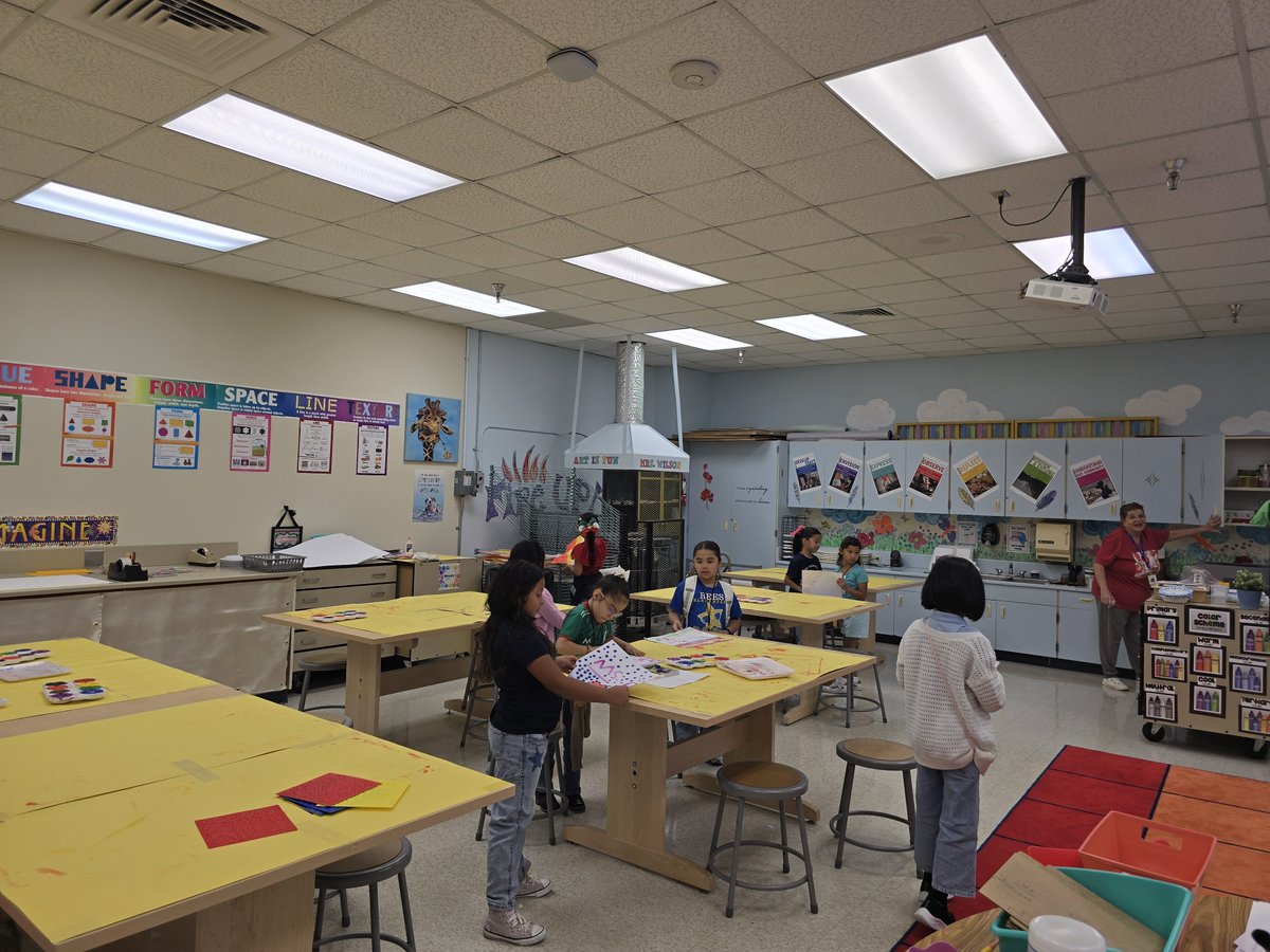 ReesStars's tweet photo. 🌟 Week 1 of Connect, Create &amp; SHINE is complete! Our Rees Stars have been excited to start their mornings creating, moving, exploring &amp; having fun through Morning Enrichment! 🎨🎶💃🏽🎭
#ReesPVAA #YouBelongHere #AliefISD https://t.co/DO3g79dAmV