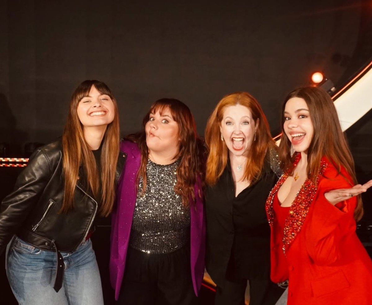 DelBoca_'s tweet photo. La Familia hermosa que se Armó 
Se merecen todo lo lindo del mundo
#GranHermanoGeneraciónDorada #GranHermano #andreadelboca https://t.co/OtZ416j0r6