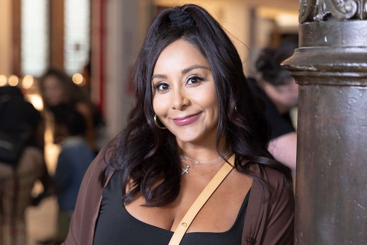 BuzzingPop's tweet photo. Snooki reveals she’s now cancer-free. https://t.co/gZZHJzLOyY