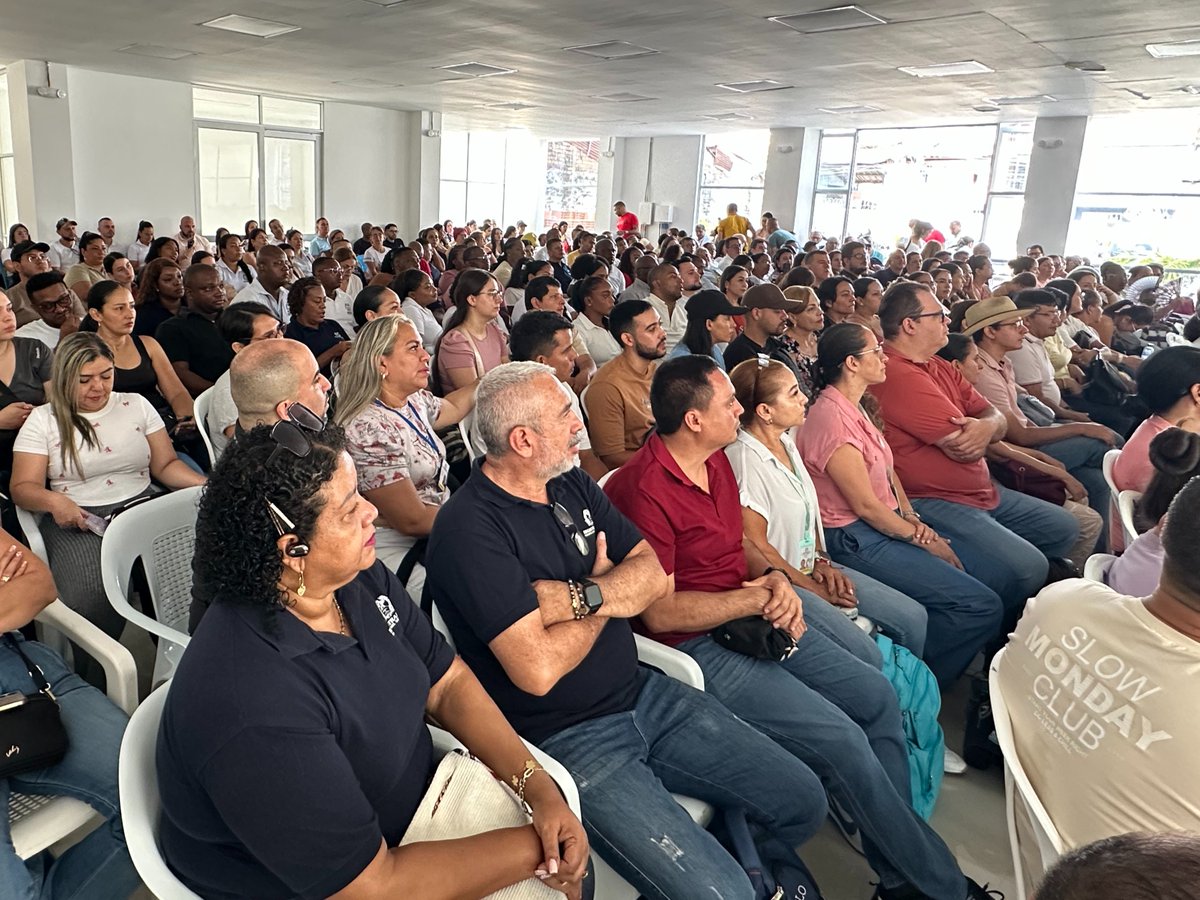 Registraduria's tweet photo. Nos seguimos preparando para acompañar la elección atípica de alcalde en Cartago, 📍Valle del Cauca.

Hoy realizamos una reunión de coordinación para revisar la logística en los 34 puestos y 317 mesas de votación habilitados en el municipio.

Este 20 de septiembre, dale tu voto de confianza al proceso electoral.

#Elecciones2026 🗳️ #YoConfíoEnElProcesoElectoral