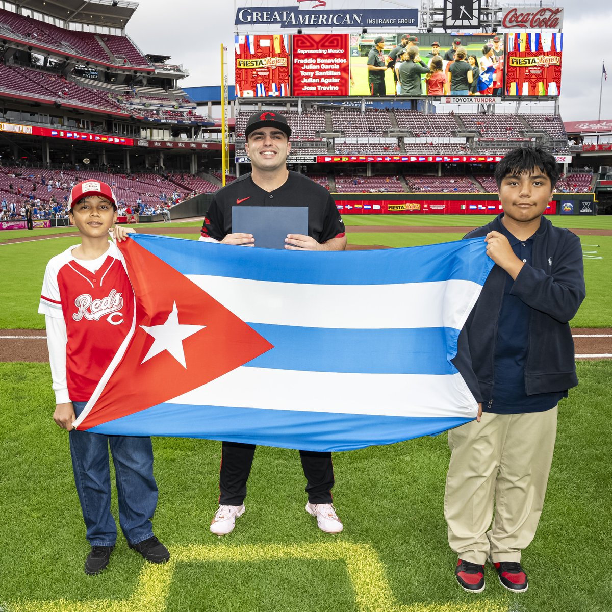 Rojos's tweet photo. ¡Representando nuestras raíces!

🇩🇴🇨🇺🇻🇪🇲🇽🇵🇷 https://t.co/8bMyBgUBJ6