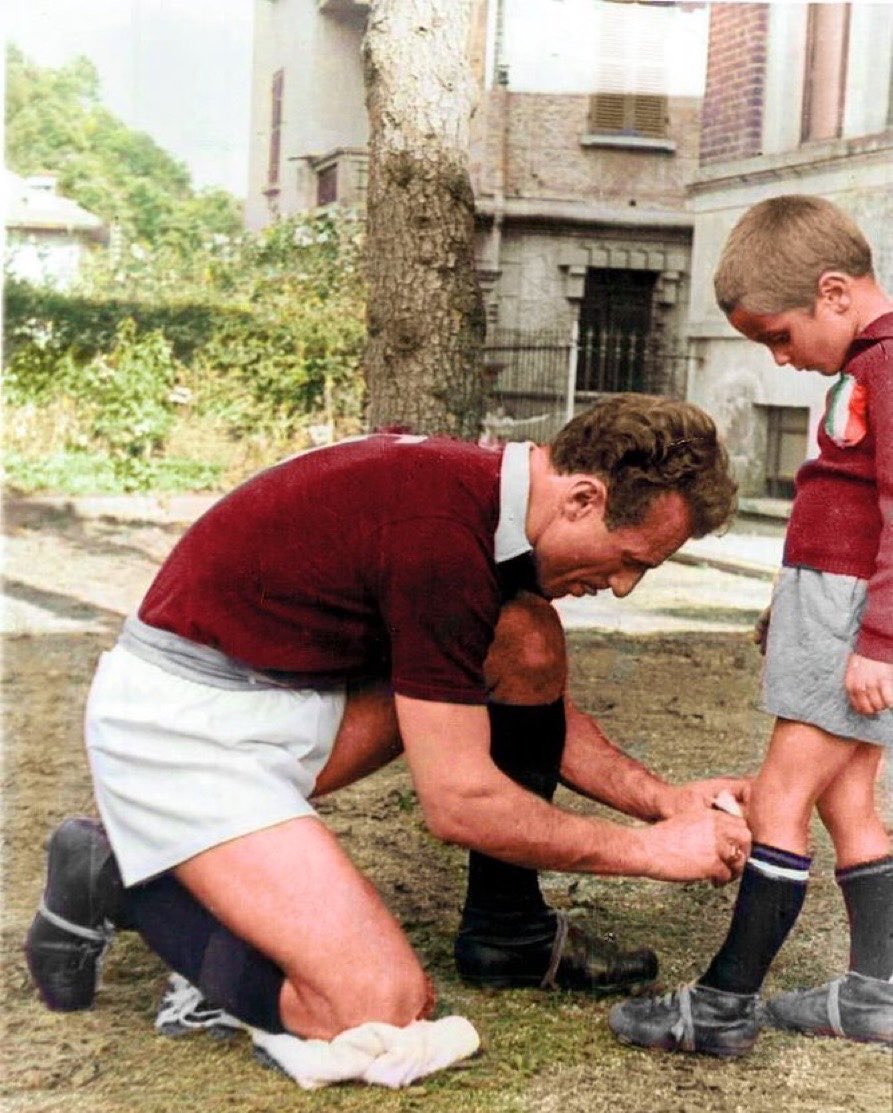 SelecaoTalk's tweet photo. Valentino &amp; Sandro Mazzola 🇮🇹 

The greatest father-and-son duo in football history.

Defining figures of their respective era’s.  Both instrumental parts of possibly the two greatest Italian club sides of all time. 

After 77 years. Finally reunited again. 

RIP 🕊️ https://t.co/qjLZLnBGhs