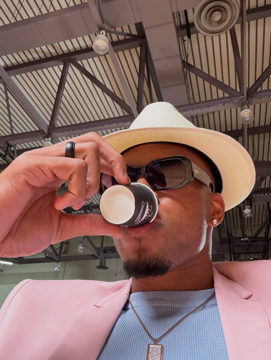 Giannis_An34's tweet photo. What’s up Miami?!😂😂 https://t.co/fdaoCZ6Qy9