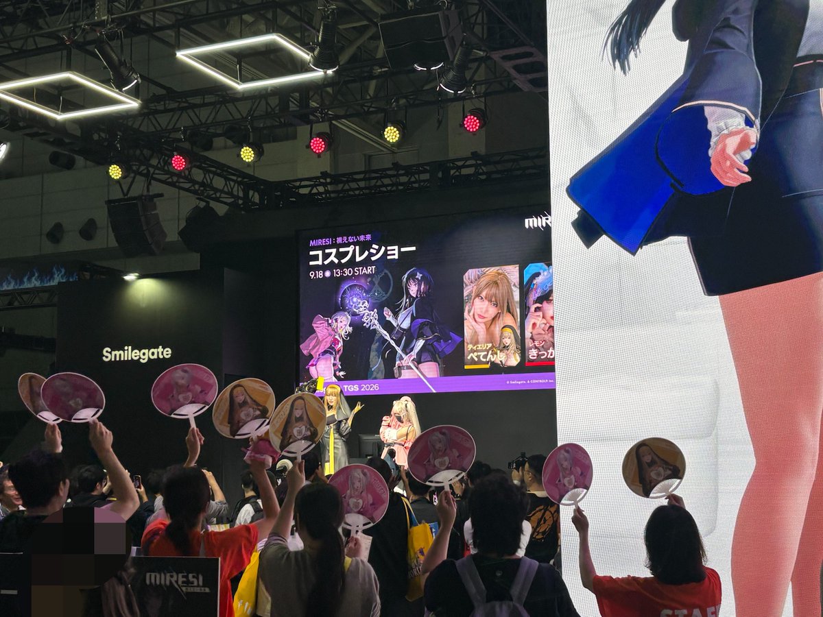 faust_finale's tweet photo. 後ろでスタッフが���ちわで盛り上げてて面白かった
#MERESI https://t.co/1LIP1Oc9QA