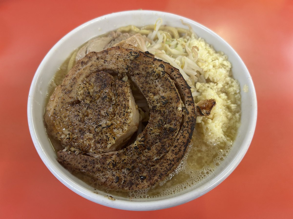 is_this_Mii_BTJ's tweet photo. 今朝のぶたのジョーさん🐖
久々の塩ラーメン✨✨

もちろん豚テキサスステーキ大をのせてニンニクカラメWのいつもの感じで頂きました🍜

最近は毎週来てる気がするけど、それだけハマるんです、ウマイんです👍

ごちそうさまでした🙏
#o5Njo1PFUb7CUCS 
#らー麺ぶたのジョー
#草加ラーメン https://t.co/RdnSoGyi8o