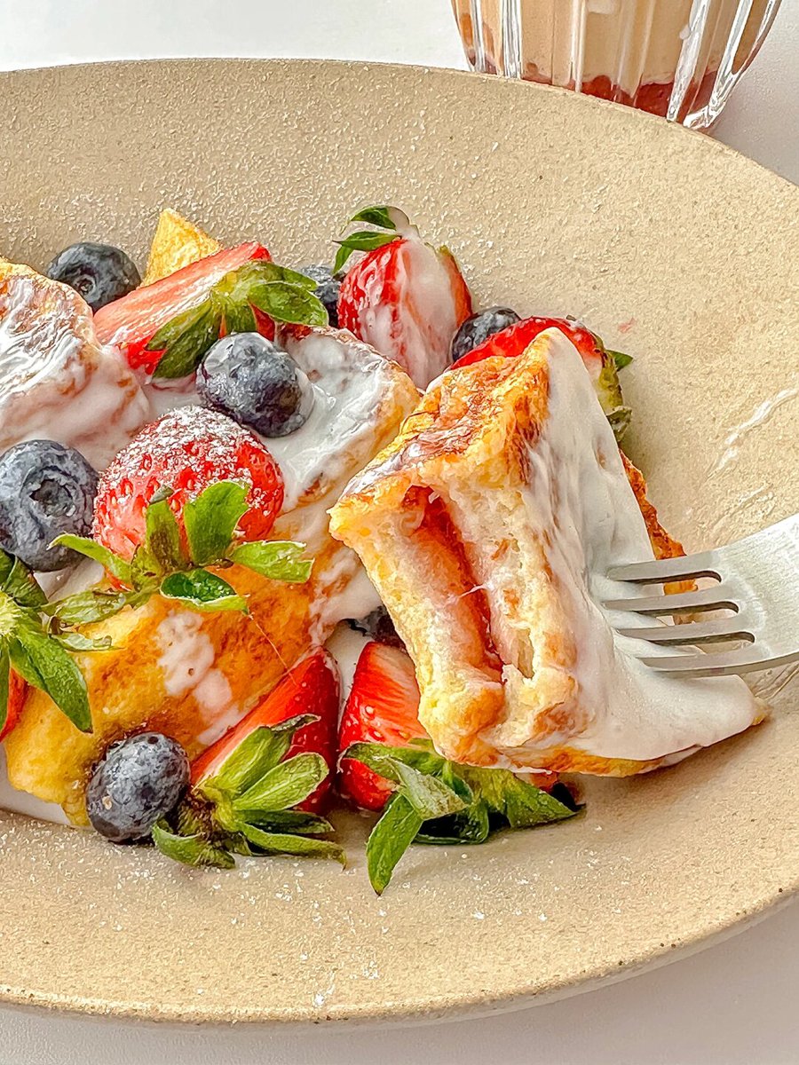 sweej945990's tweet photo. Just nailed a cozy weekend brunch: fluffy scrambled eggs, crispy toast, and a side of fresh berries. Nothing beats small, simple joys on a lazy Sunday https://t.co/GEervuirzB