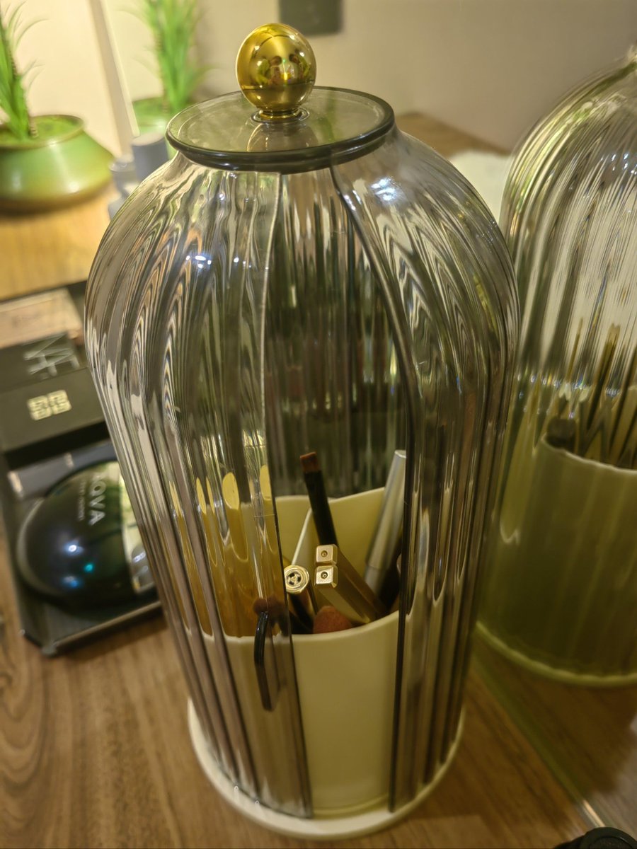 qlsqlsql's tweet photo. Just upcycled an old mason jar into a chic desk pen holder with twine and a paint pen in 10 mins! Small DIY = big win for your workspace ， https://t.co/HNp1wRJK7w