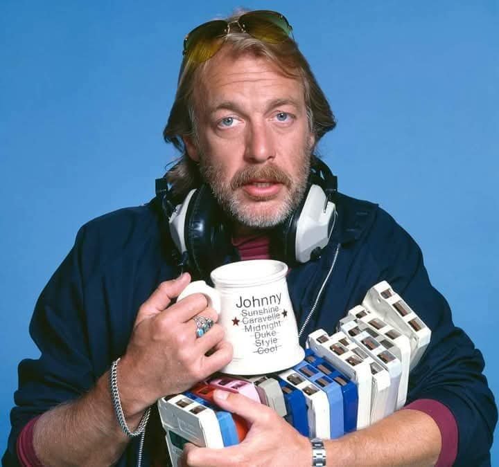 DJTommyRocks's tweet photo. #WKRP
#MrCarlson #BigGuy #MamaCarlson
#DrJohnnyFever #VenusFlytrap
#AndyTravis #LesNessman #HerbTarlek
#BaileyQuarters #JenniferMarlowe
#TeamBailey #BaileyIsHotterThanJennifer
#GordonJump #HowardHesseman
#TimReid #GarySandy #RichardSanders #FrankBonner
#JanSmithers #LoniAnderson https://t.co/0QLot4TO0h