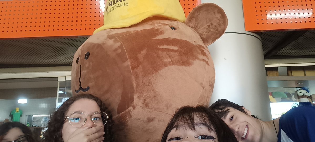 nathannanando's tweet photo. Minha autoestima tava impecável hj, deve ser pq eu tava rodeado de capivara https://t.co/o3usnazbpc
