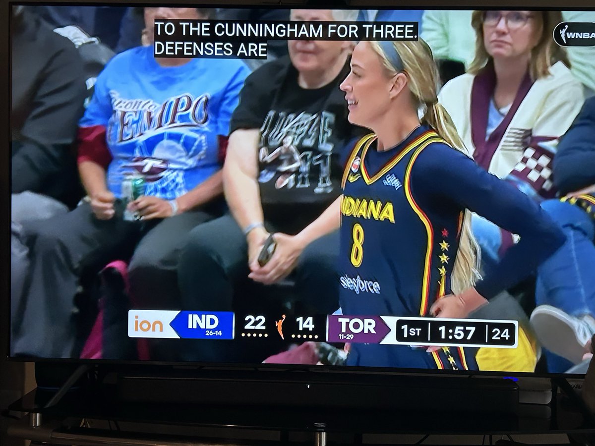 Rosiamado76's tweet photo. Siiiii! Regresó Indiana Fever 🏀🔥✔️👍 @IndianaFever @CaitlinClark22 @sophaller https://t.co/gqMxDiAm8O