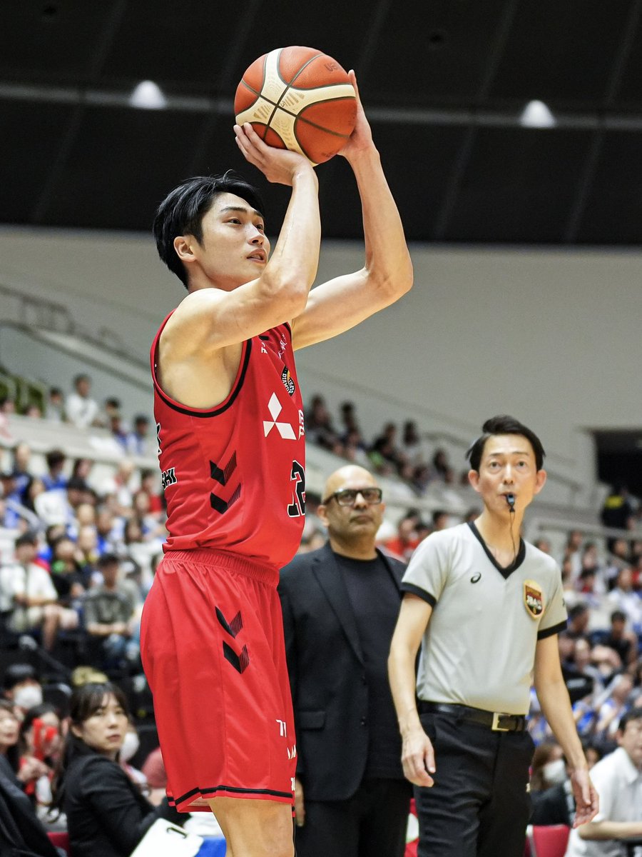 nagoyadolphins's tweet photo. おはようございます🍁
本日も素敵な1日になりますように…✨
@1taito8 #ドルフィンズ #DORED https://t.co/CjJ07I5B55