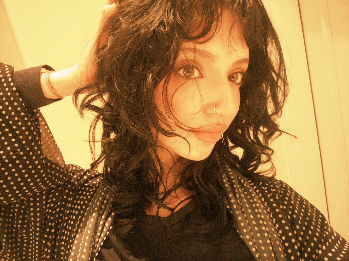 riesartisu's tweet photo. #messyhair https://t.co/Tee9RlGVbi